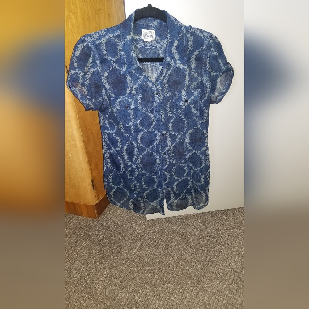 Converse One Star short sleeve button front sheer blouse size medium